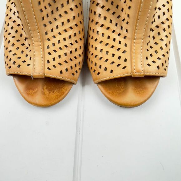 Merona Womens Size 8 Beige Zip Back Peep Toe Ankle Booties Heels - Picture 3 of 8